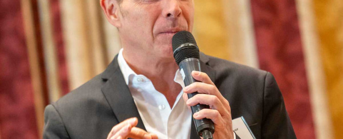 Robert Esser